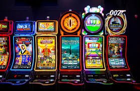 Aplikasi mobile cicijitu menampilkan slot Aviator dan menu live dealer